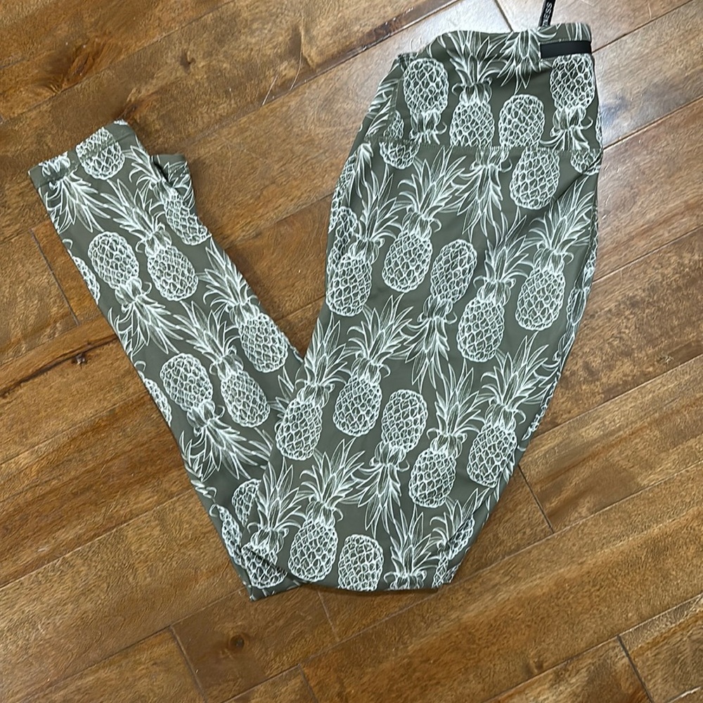Love fitness pineapple leggings